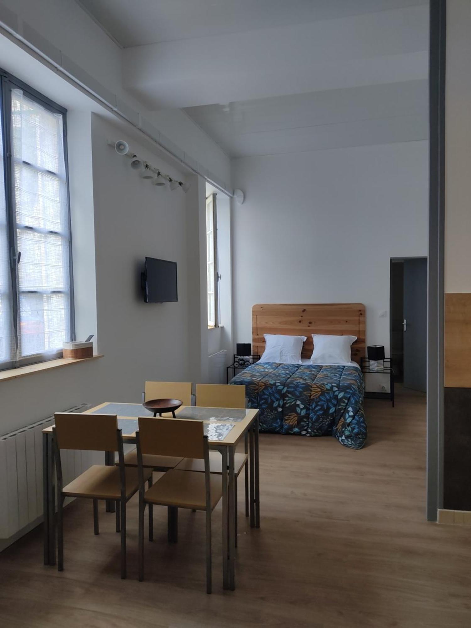 Appartement Avec Parking Prive Saumur Exterior foto