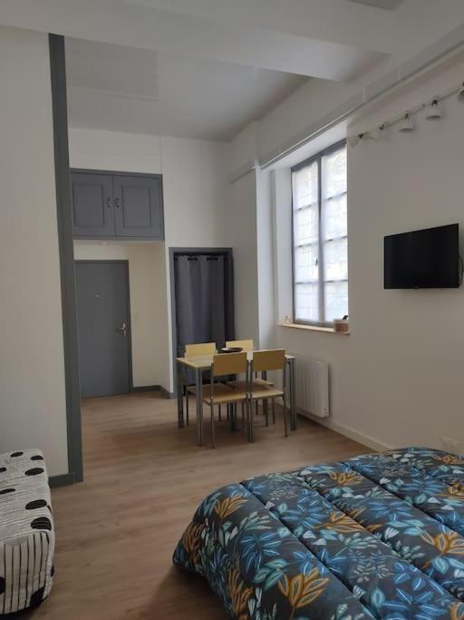 Appartement Avec Parking Prive Saumur Exterior foto