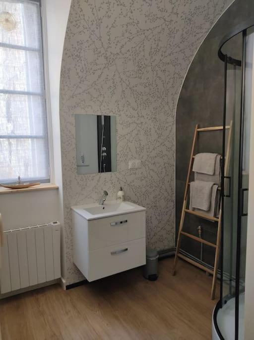 Appartement Avec Parking Prive Saumur Exterior foto