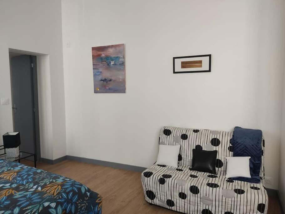 Appartement Avec Parking Prive Saumur Exterior foto