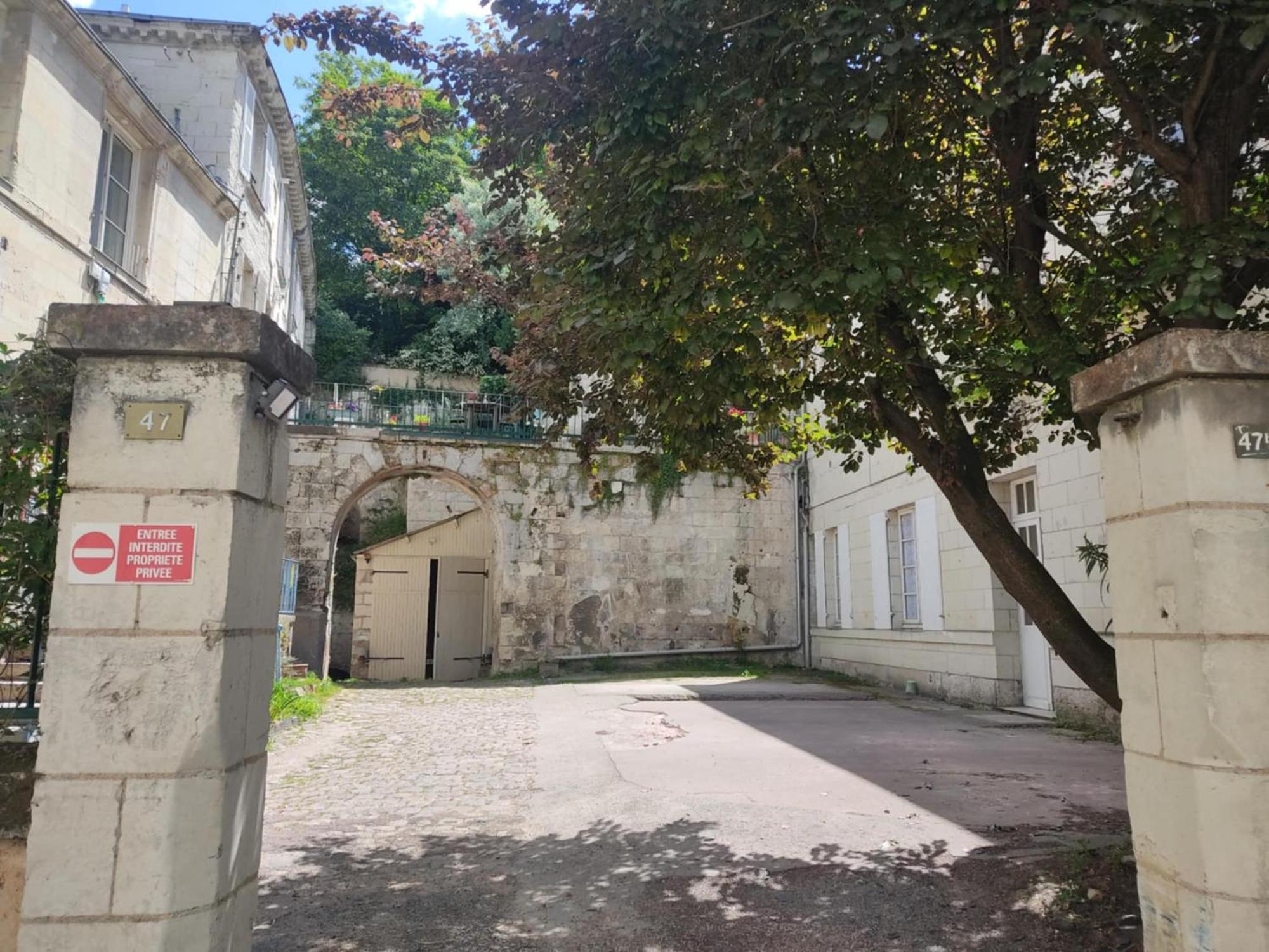 Appartement Avec Parking Prive Saumur Exterior foto